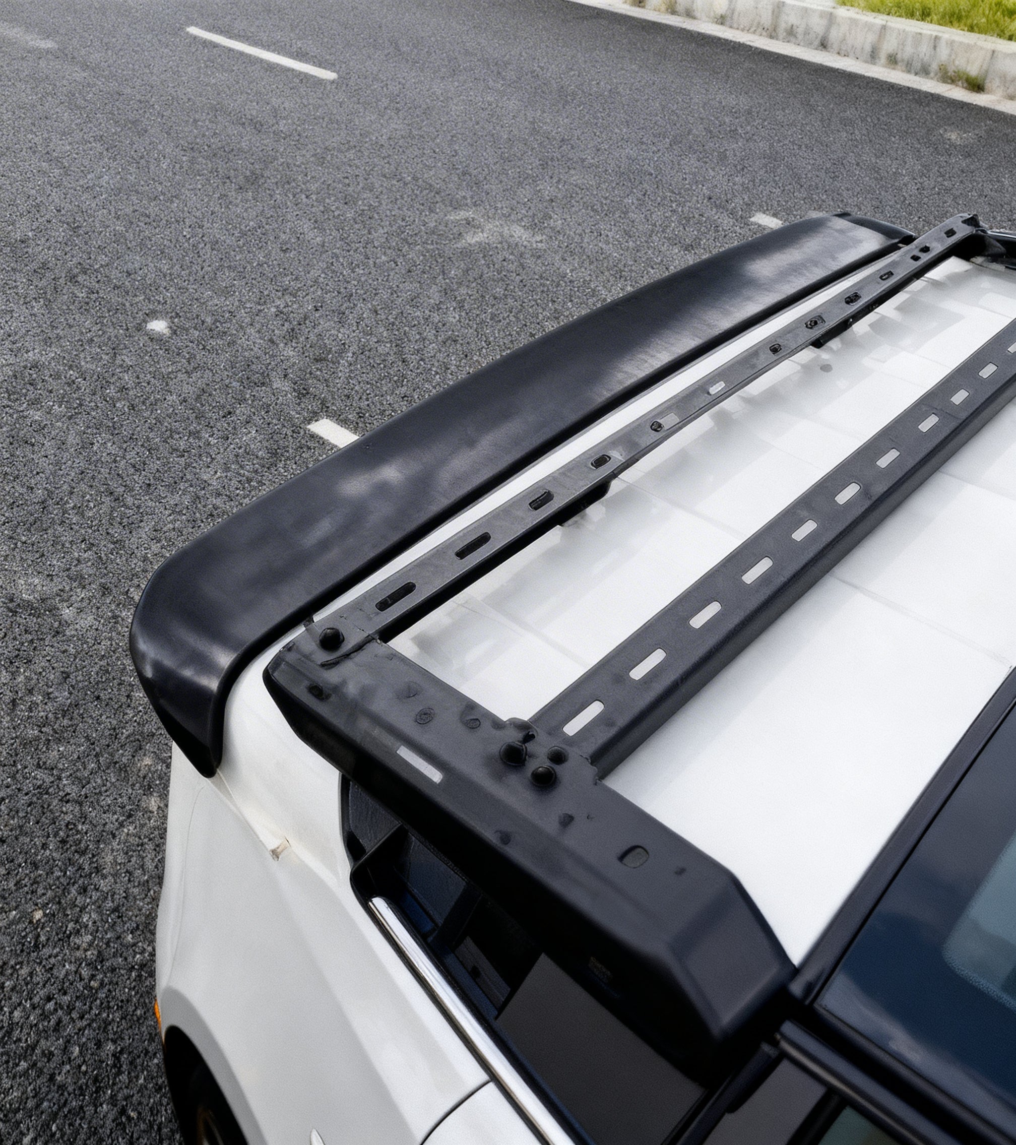Rear Spoiler [Midnight Black]